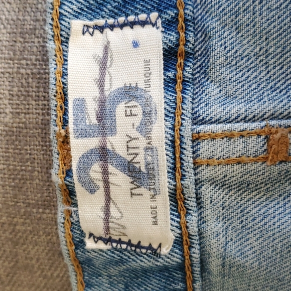 We the free woman's distressed light wash jeans size 25 - Picture 11 of 14